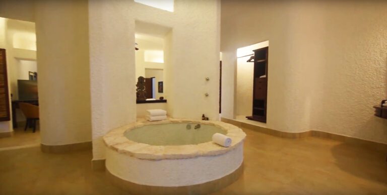 Four Luxury Jungle Villas 10