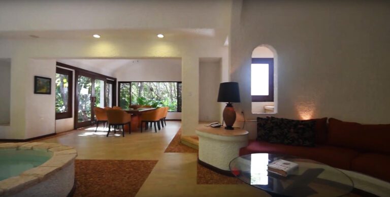 Four Luxury Jungle Villas 4